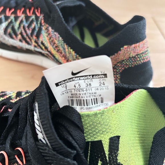 Nike Size 7 Women’s Free 4.0 Flyknit Running shoes - Picture 4 of 4